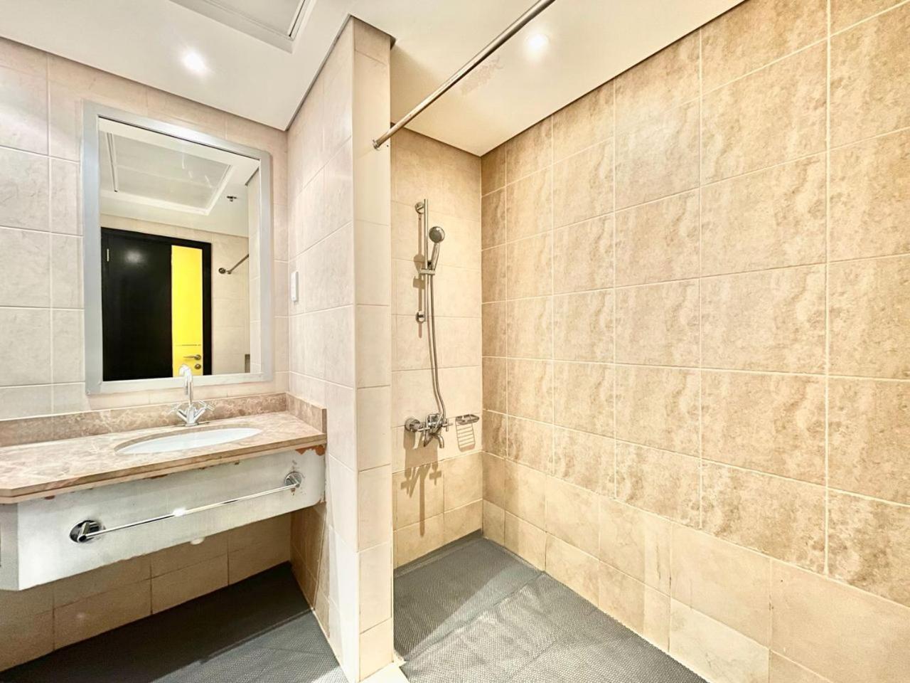 Ar Holiday Jbr بيت شباب